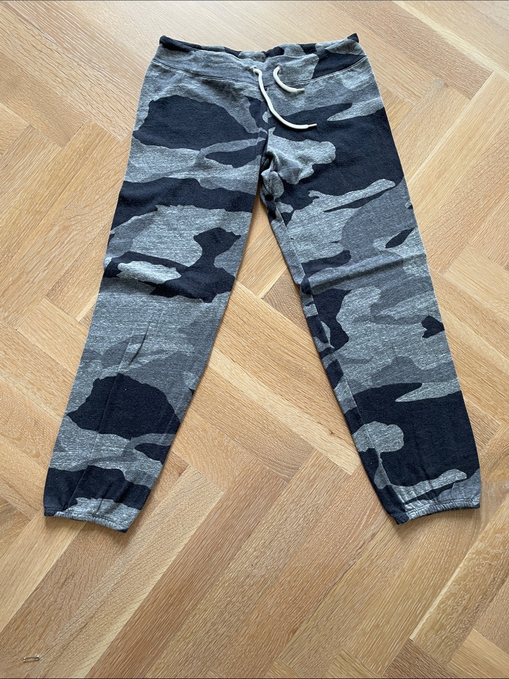 Monroe pants size medium